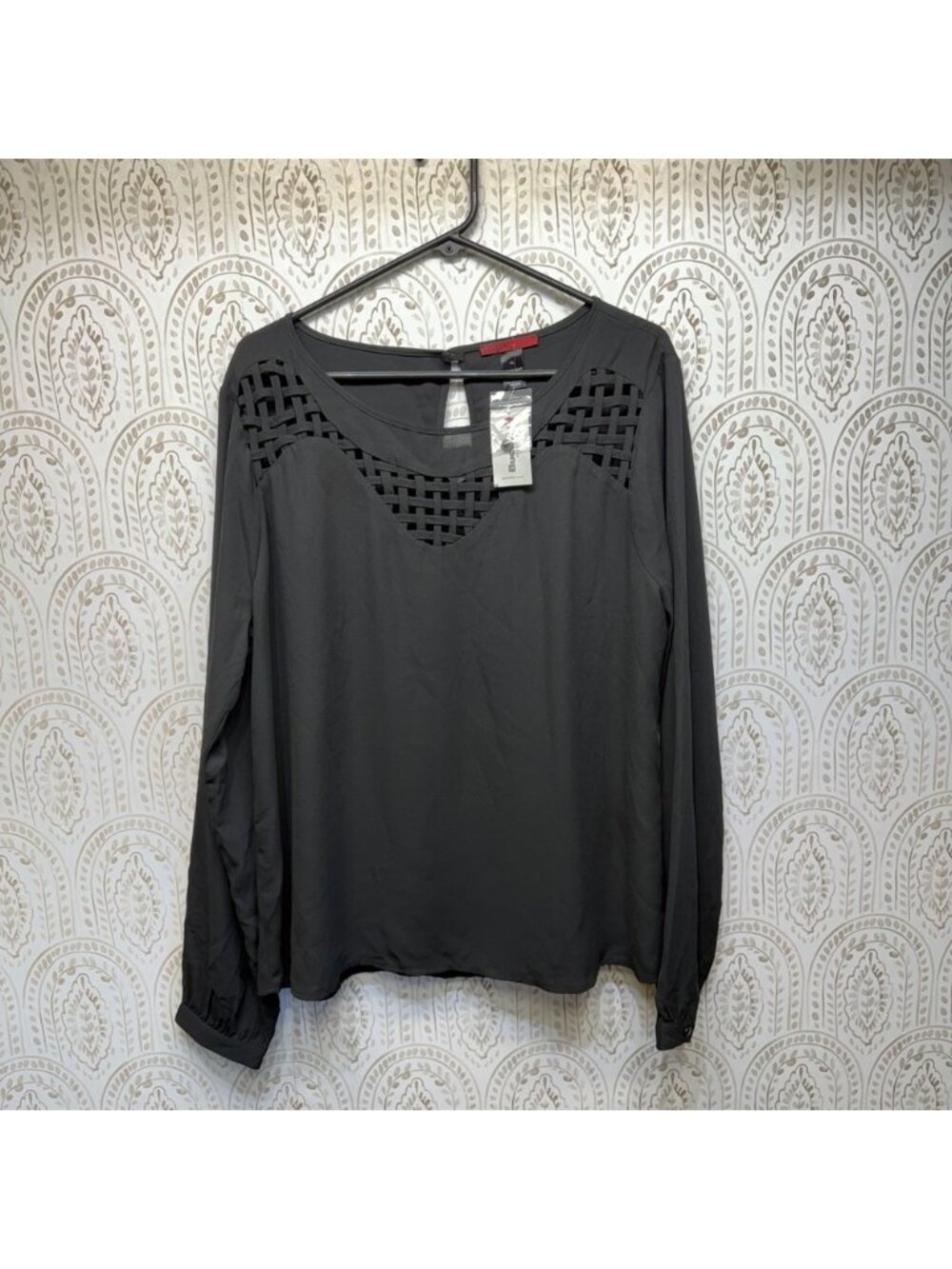 BKE Red Blouse Women XL Black Lattice‎ Cutout Long Sleeve Keyhole Back NWT